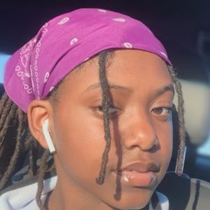 Meet your Posher, Dionna